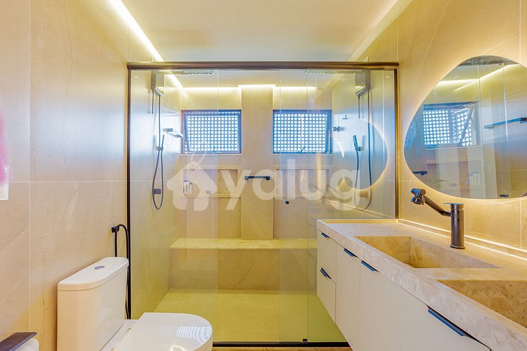 Beautiful Luxury House with 5 Suites in Praia do Forte