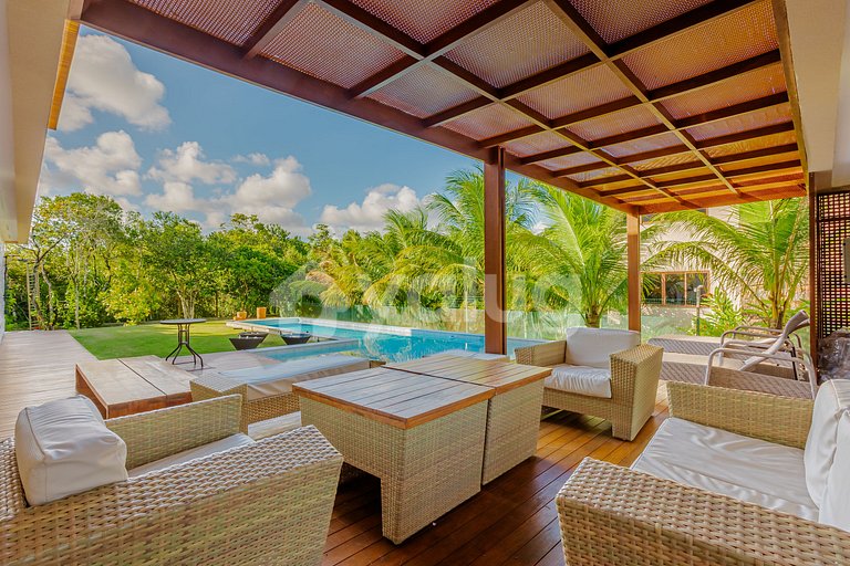 Beautiful Luxury House with 5 Suites in Praia do Forte