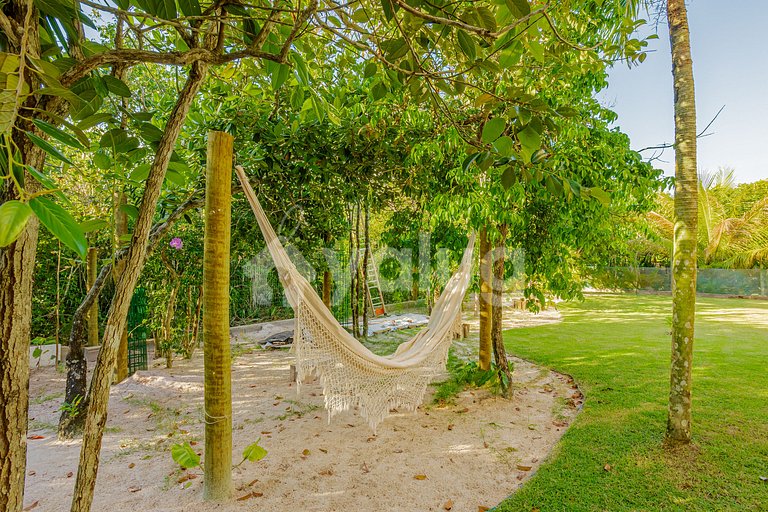 Linda Casa de Alto Padrão com 5 suítes em Praia do Forte