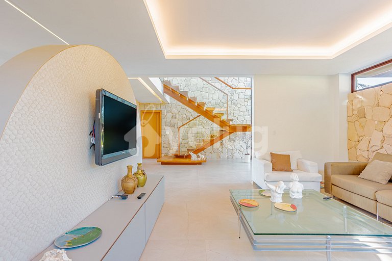 Beautiful Luxury House with 5 Suites in Praia do Forte