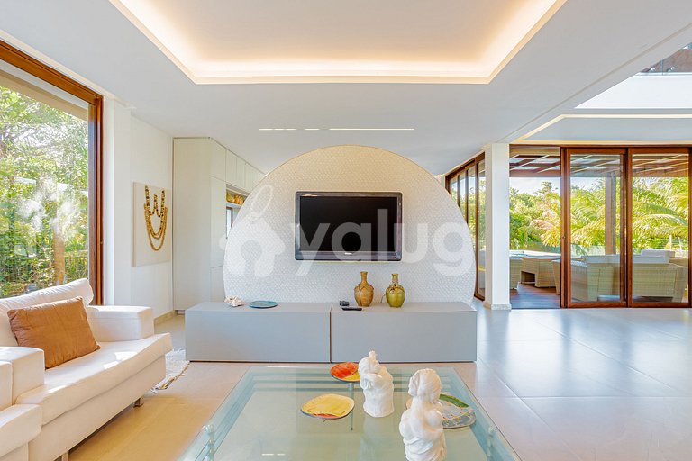 Beautiful Luxury House with 5 Suites in Praia do Forte