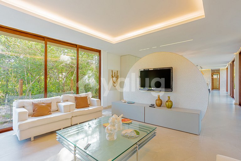 Beautiful Luxury House with 5 Suites in Praia do Forte