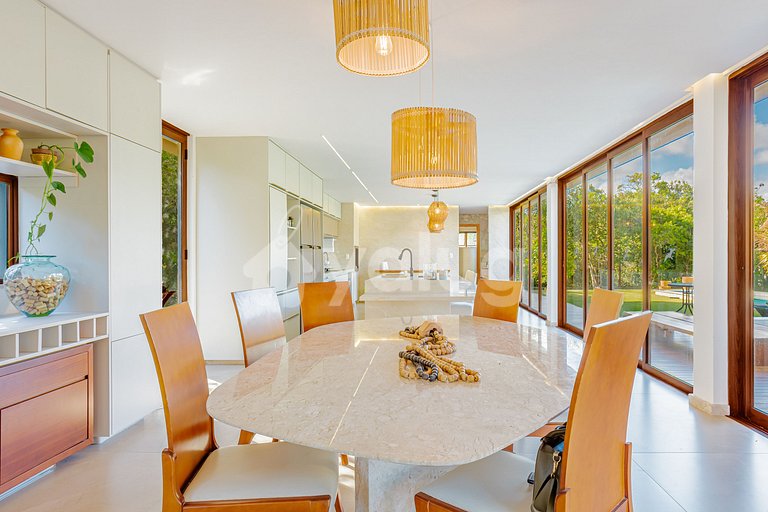 Beautiful Luxury House with 5 Suites in Praia do Forte