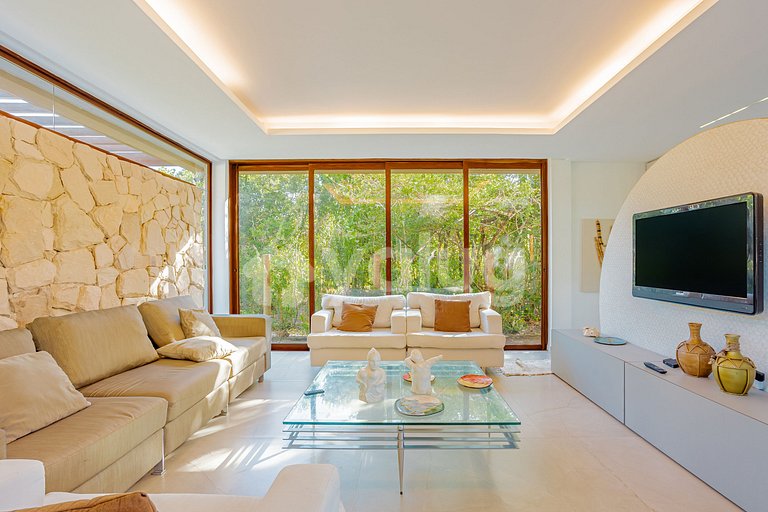 Beautiful Luxury House with 5 Suites in Praia do Forte