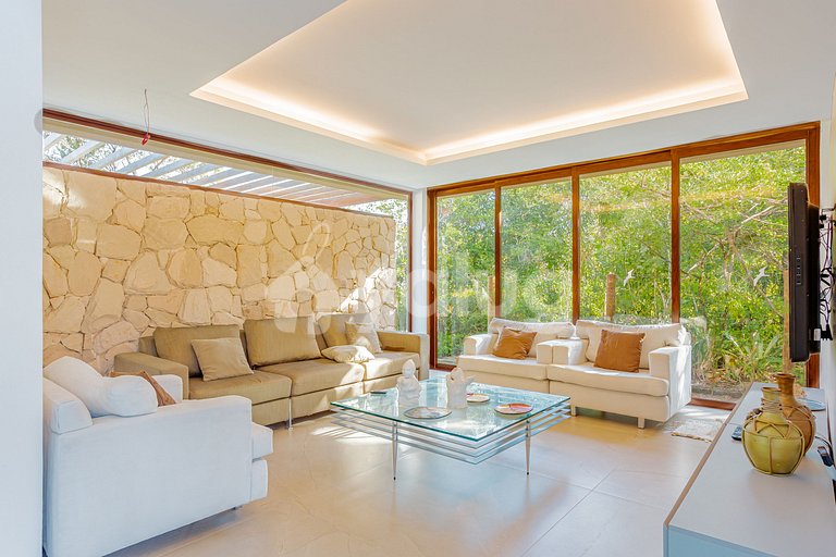 Beautiful Luxury House with 5 Suites in Praia do Forte