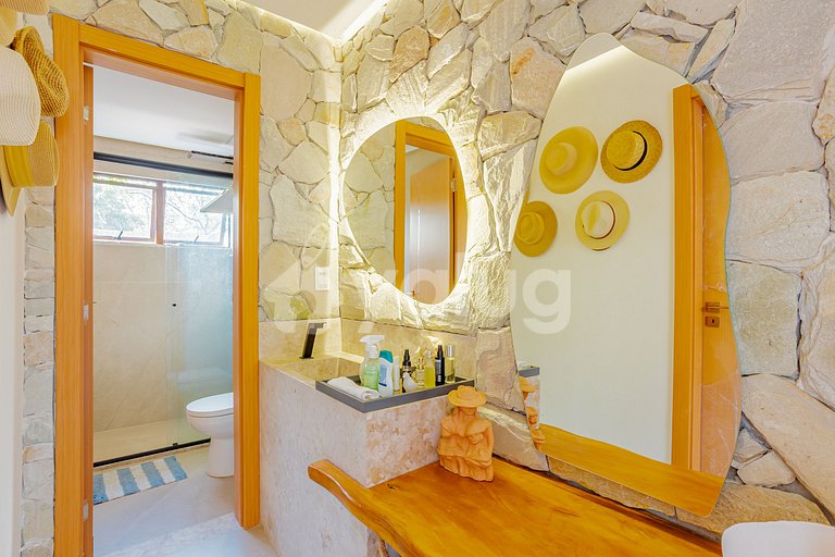 Beautiful Luxury House with 5 Suites in Praia do Forte