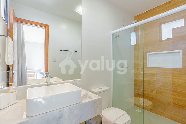 Casa de lujo con jacuzzi y 6 suites.