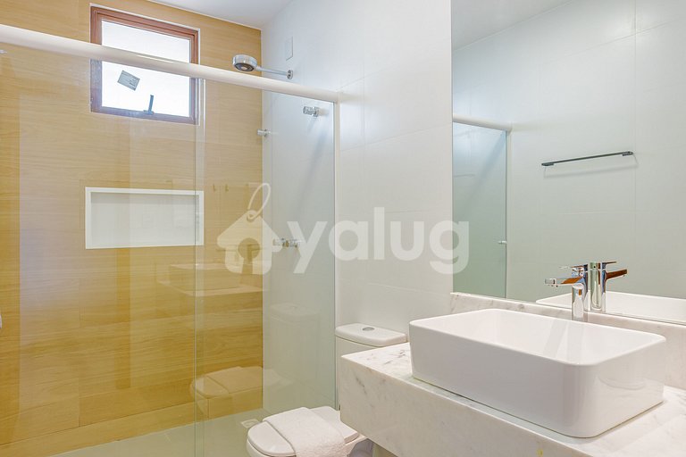 Casa de lujo con jacuzzi y 6 suites.