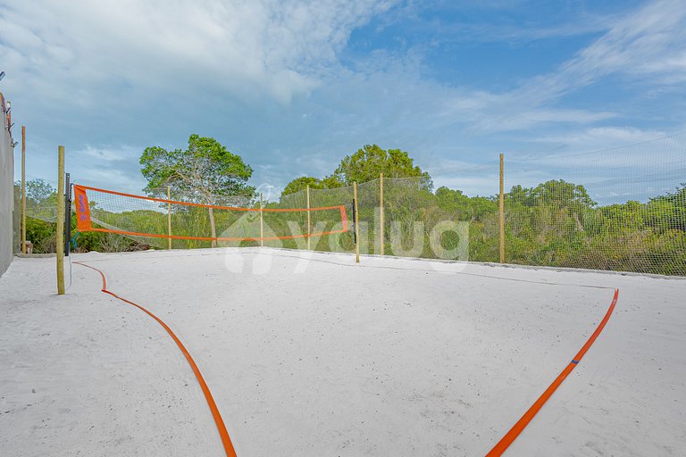 Luxury house with hot tub and 6 suites.