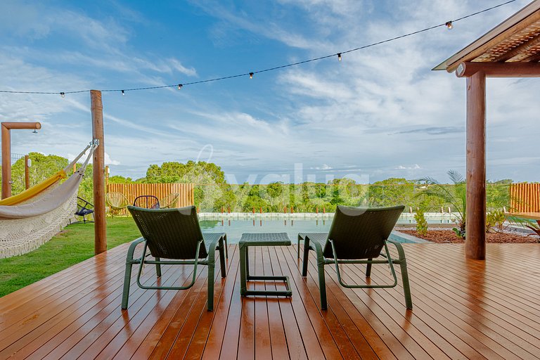 Luxury house with hot tub and 6 suites.
