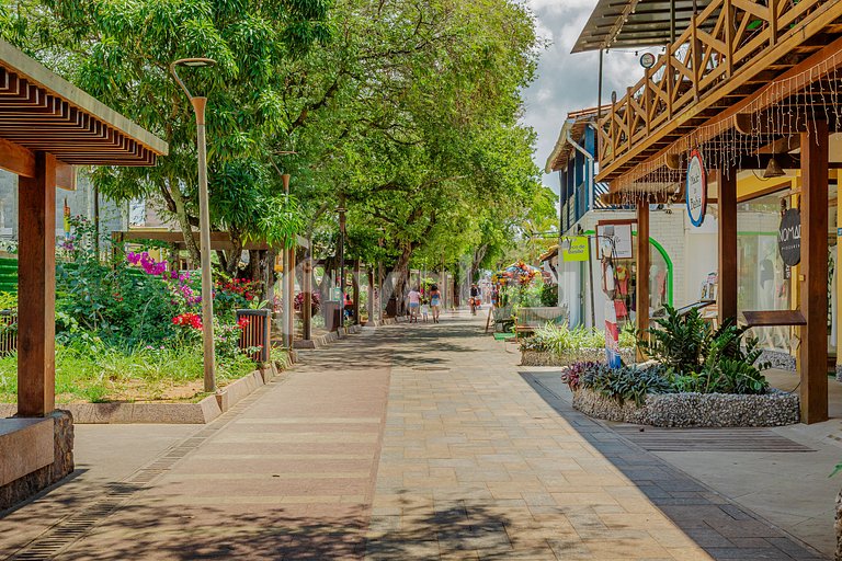 Casa con 4 dormitorios y piscina privada en Praia do Forte.