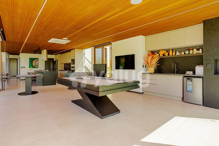 PF131 Luxury House with 5 Suites - Praia Bella