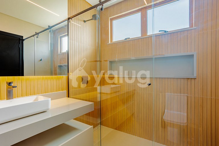 PF131 Casa Alto Padrão 5 Suítes - Praia Bella