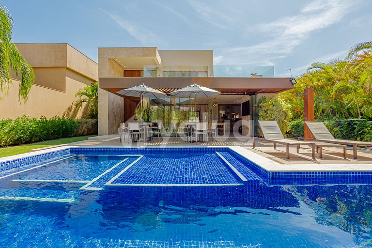 GB131 Linda Casa com 5 Suítes e Piscina