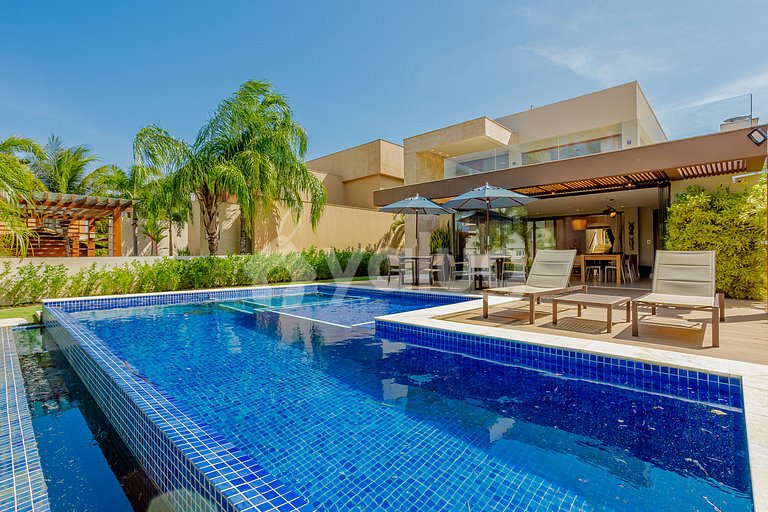 GB131 Beautiful House with 5 suites and Swimming Pool