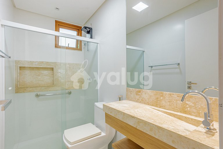 GB131 Beautiful House with 5 suites and Swimming Pool