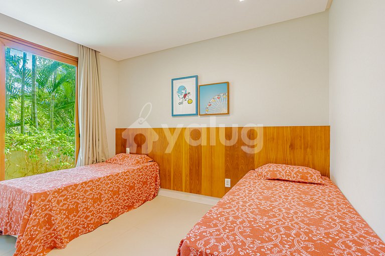 GB131 Linda Casa com 5 Suítes e Piscina