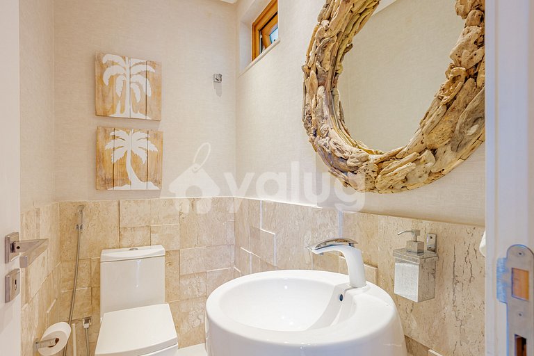 GB131 - Hermosa casa con 5 suites y piscina