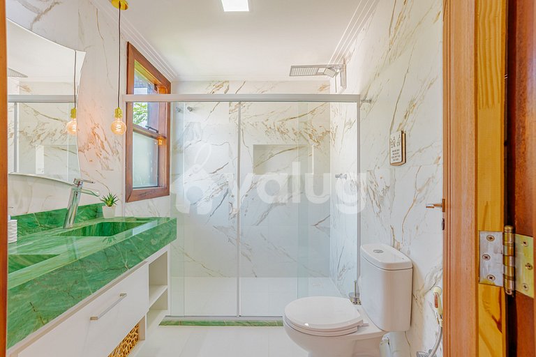 Casa completa de Alto Padrão com piscina em Praia do Forte