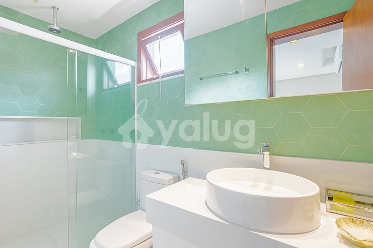 Gran casa de 4 suites con piscina en Guarajuba