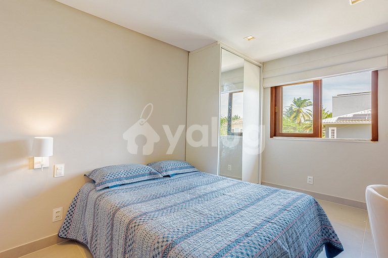 Great 4-Suite House with Pool in Guarajuba