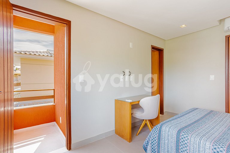 Great 4-Suite House with Pool in Guarajuba