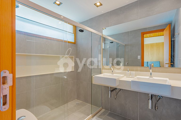 PF134 Luxury House with 4 Bedrooms and Swimming Pool