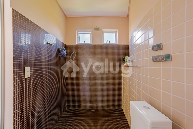 BV07 Excelente Casa con Piscina - Busca Vida