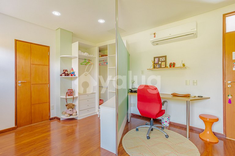 BV07 Excelente Casa con Piscina - Busca Vida