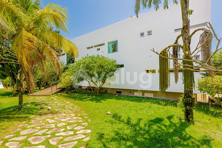 BV07 Excelente Casa con Piscina - Busca Vida