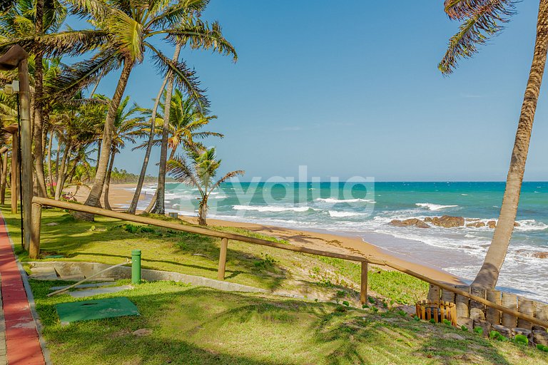 Luxury mansion with 5 suites, beachfront with private pool.