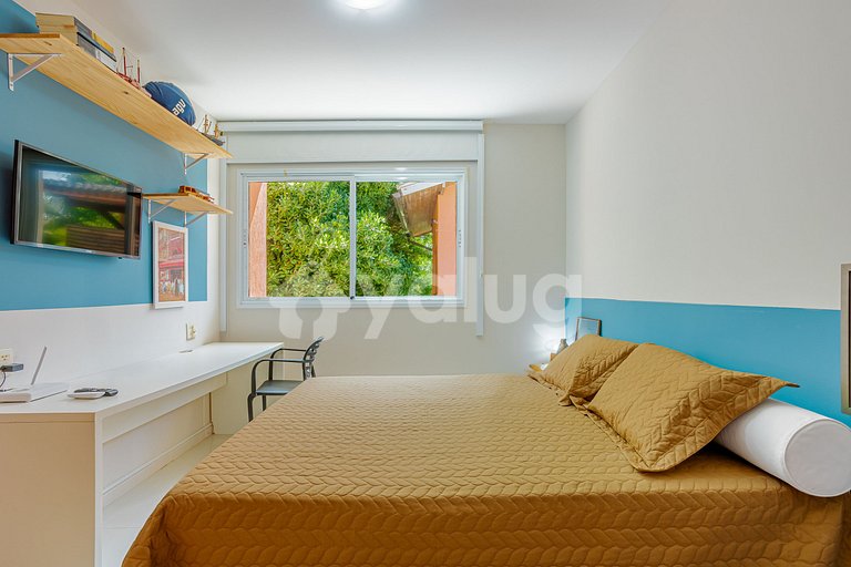 Mansión de lujo con 5 suites frente al mar y piscina privada