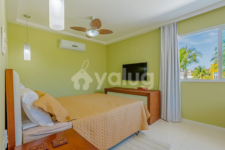 Luxury mansion with 5 suites, beachfront with private pool.