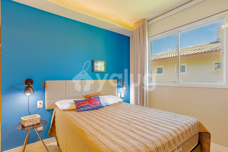 Luxury mansion with 5 suites, beachfront with private pool.