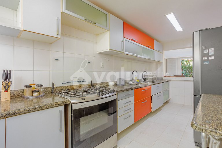 Mansão alto padrão 5 Suítes, Pé Na Areia c/ piscina privada