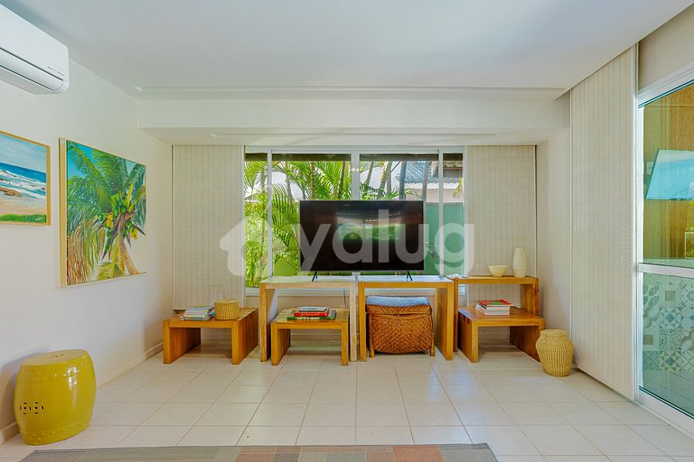 Mansión de lujo con 5 suites frente al mar y piscina privada