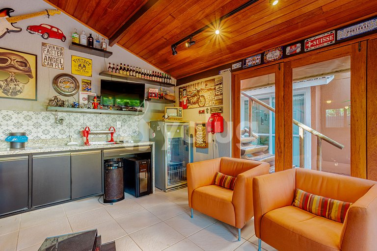 Mansión de lujo con 5 suites frente al mar y piscina privada