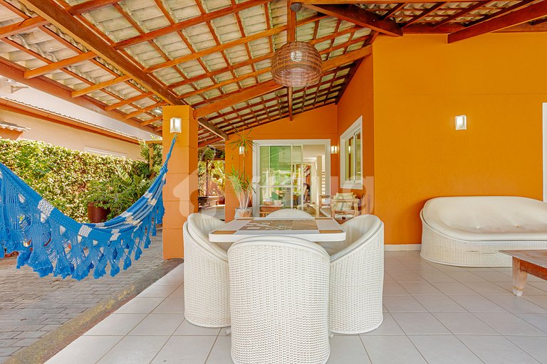 Luxury mansion with 5 suites, beachfront with private pool.