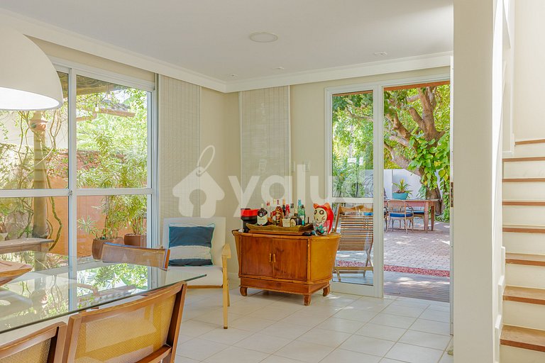 Mansão alto padrão 5 Suítes, Pé Na Areia c/ piscina privada