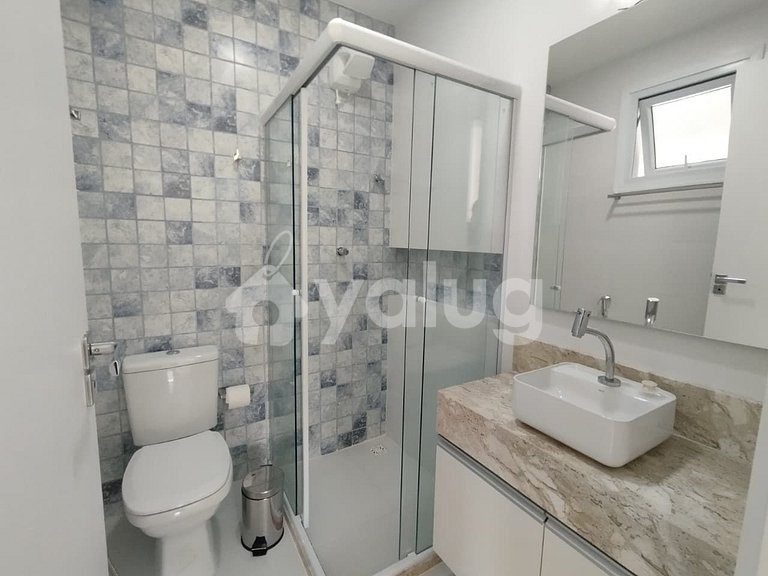 GB137 Wonderful 5-Bedroom House Just 350m from the Beach