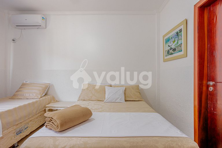 House 8 Bedrooms 50m from the Beach - Guarajuba