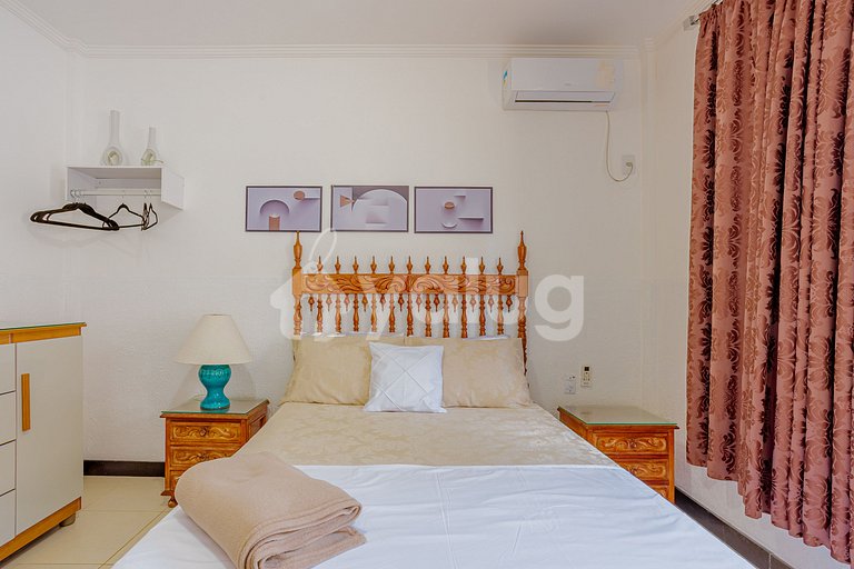 House 8 Bedrooms 50m from the Beach - Guarajuba