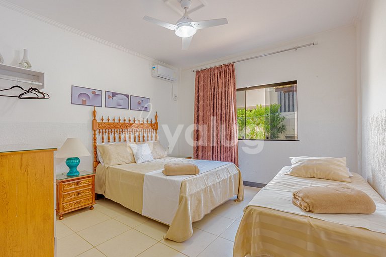 Casa 8 Dormitorios a 50m de la Playa - Guarajuba