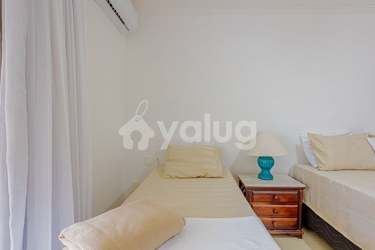 Casa 8 Dormitorios a 50m de la Playa - Guarajuba