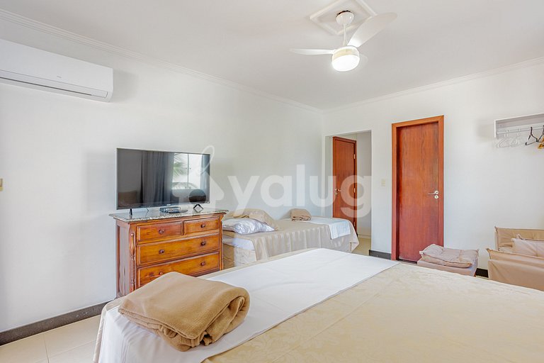 Casa 8 Dormitorios a 50m de la Playa - Guarajuba