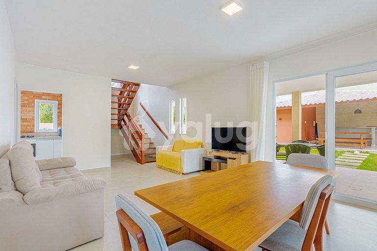 Beautiful House with Pool, 5 Bedrooms, 350m from the Beach