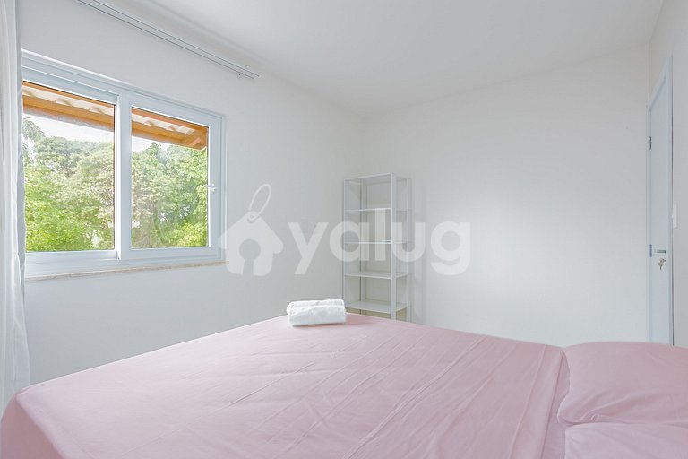 Beautiful House with Pool, 5 Bedrooms, 350m from the Beach