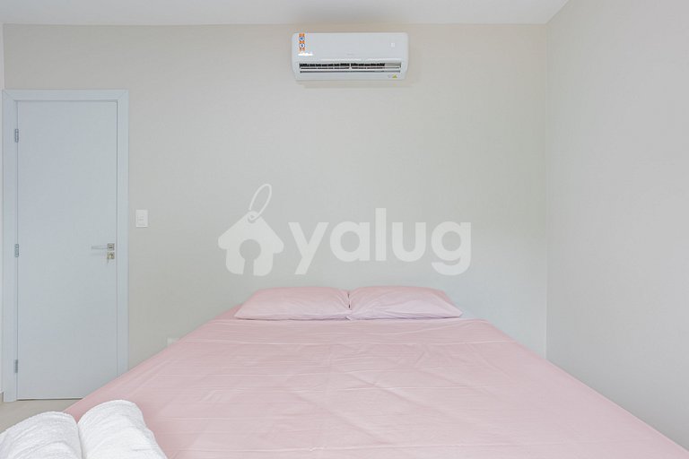 Beautiful House with Pool, 5 Bedrooms, 350m from the Beach