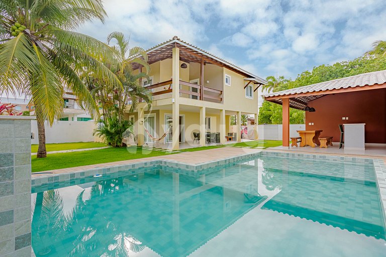 Beautiful House with Pool, 5 Bedrooms, 350m from the Beach