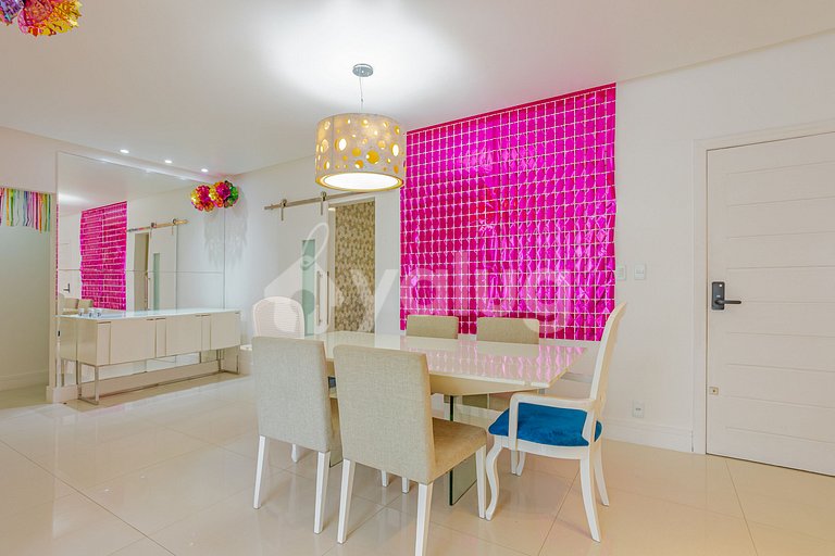 3/4 Apartment with a VIP Box View at the Ondina Carnival Cir